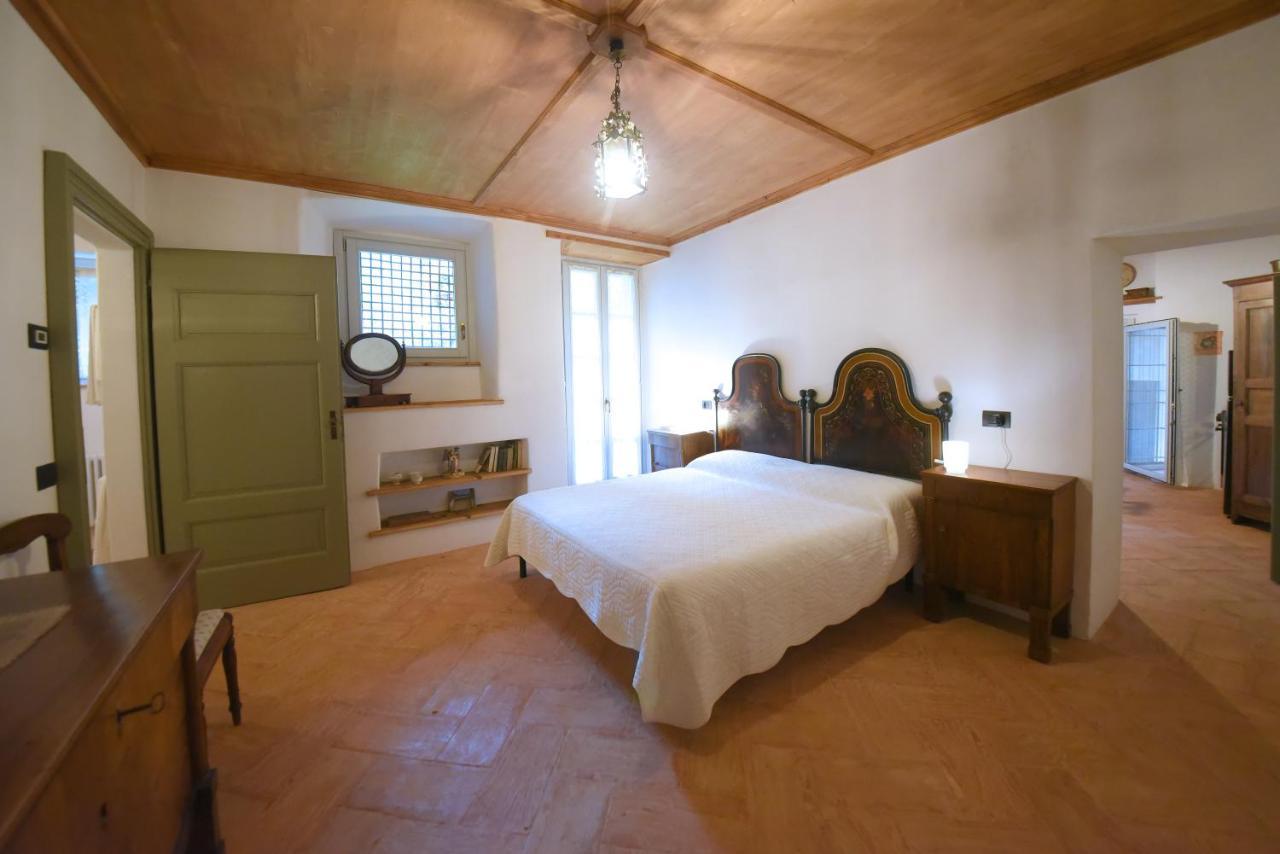 Вілла Piano Nobile Al Roseto Del Drago San Bernardo  Екстер'єр фото