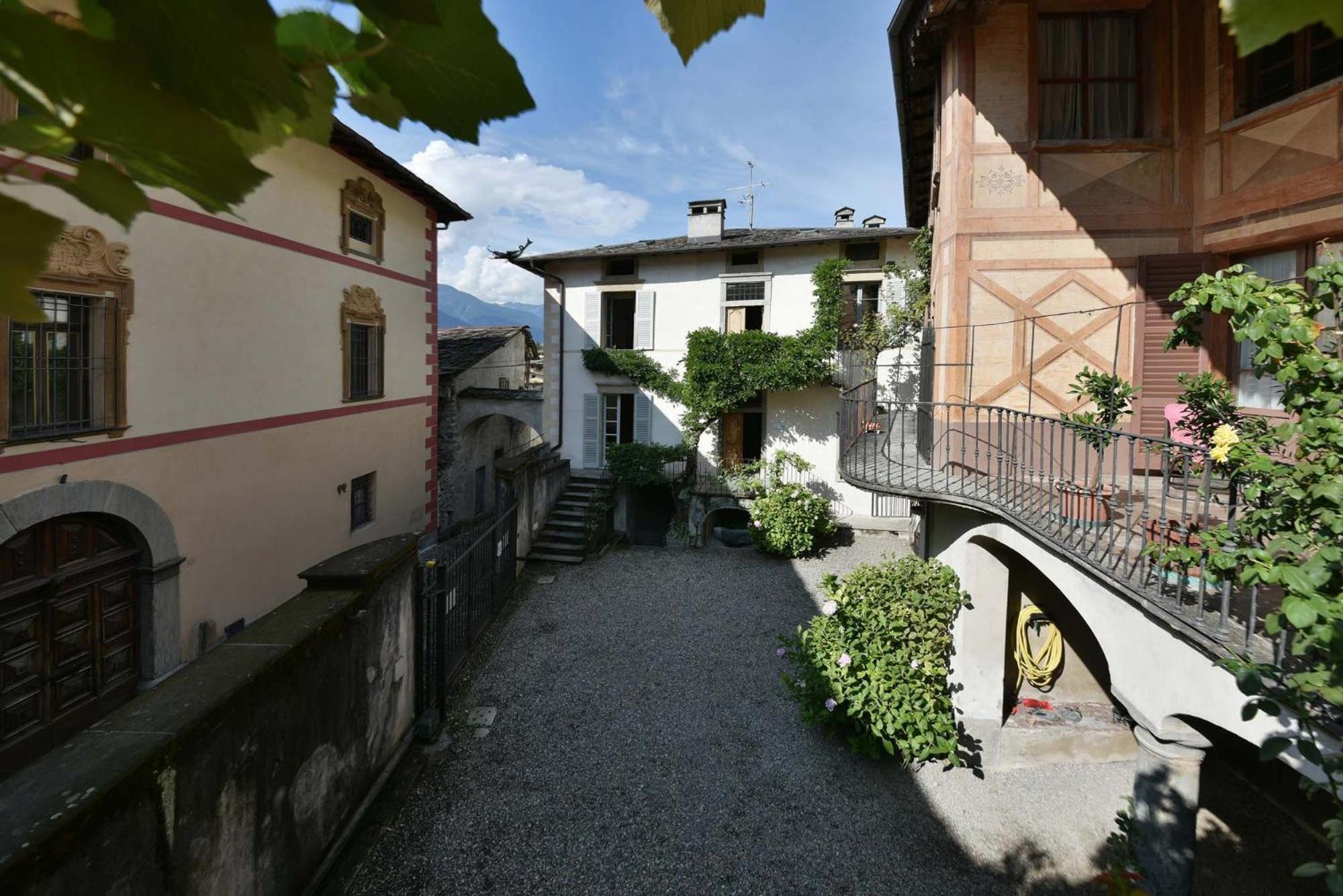 Вілла Piano Nobile Al Roseto Del Drago San Bernardo  Екстер'єр фото