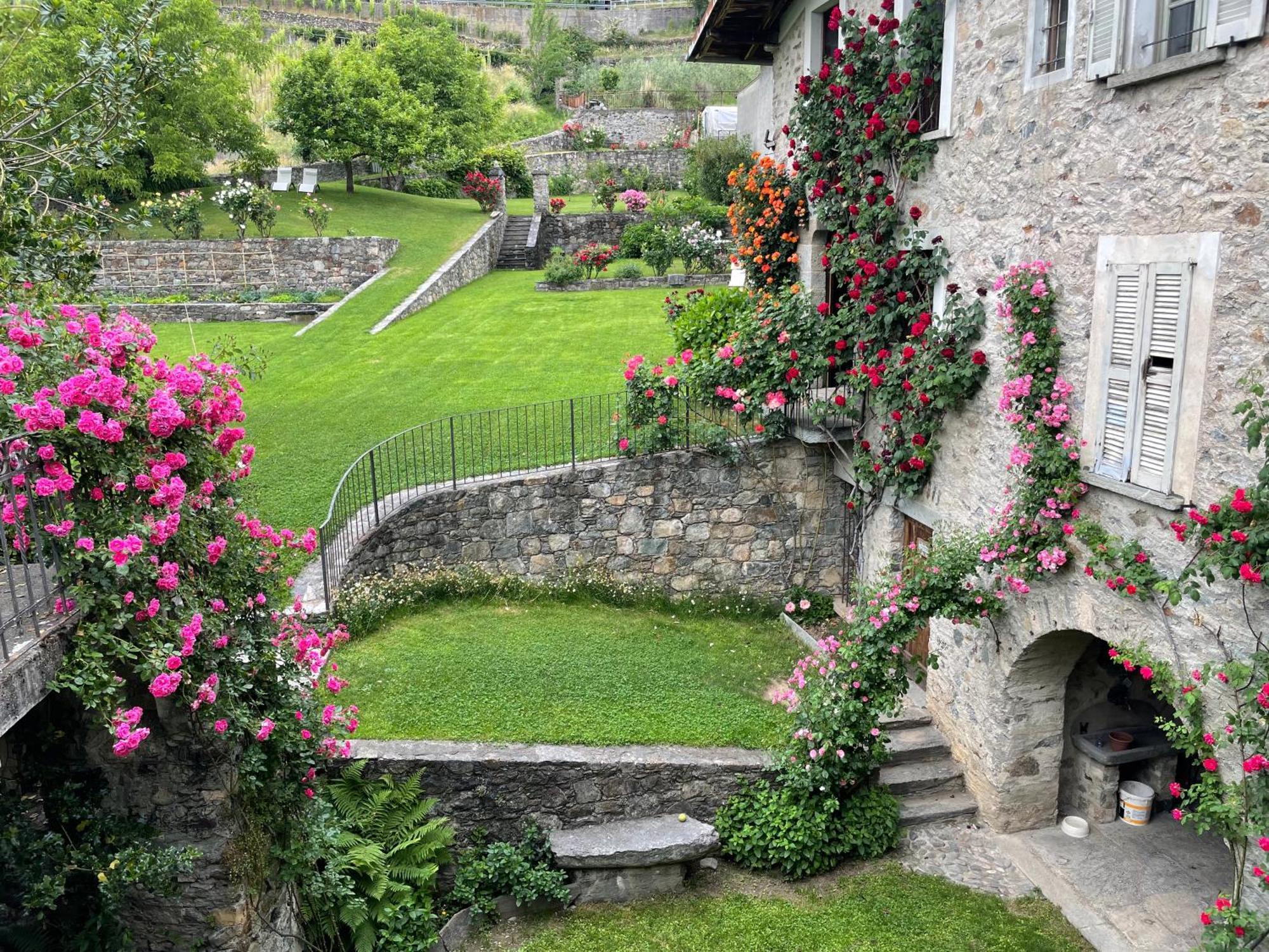 Вілла Piano Nobile Al Roseto Del Drago San Bernardo  Екстер'єр фото