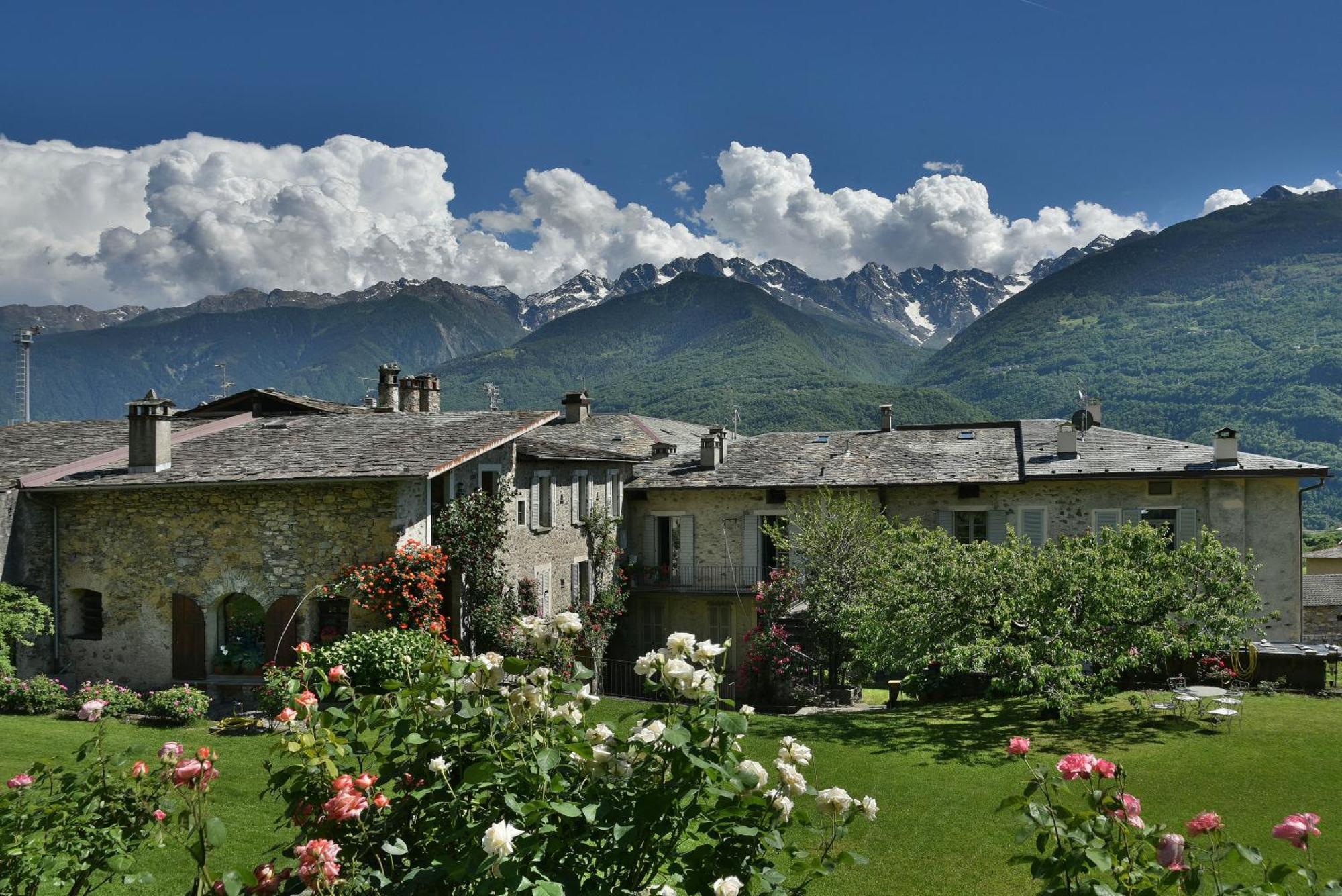 Вілла Piano Nobile Al Roseto Del Drago San Bernardo  Екстер'єр фото