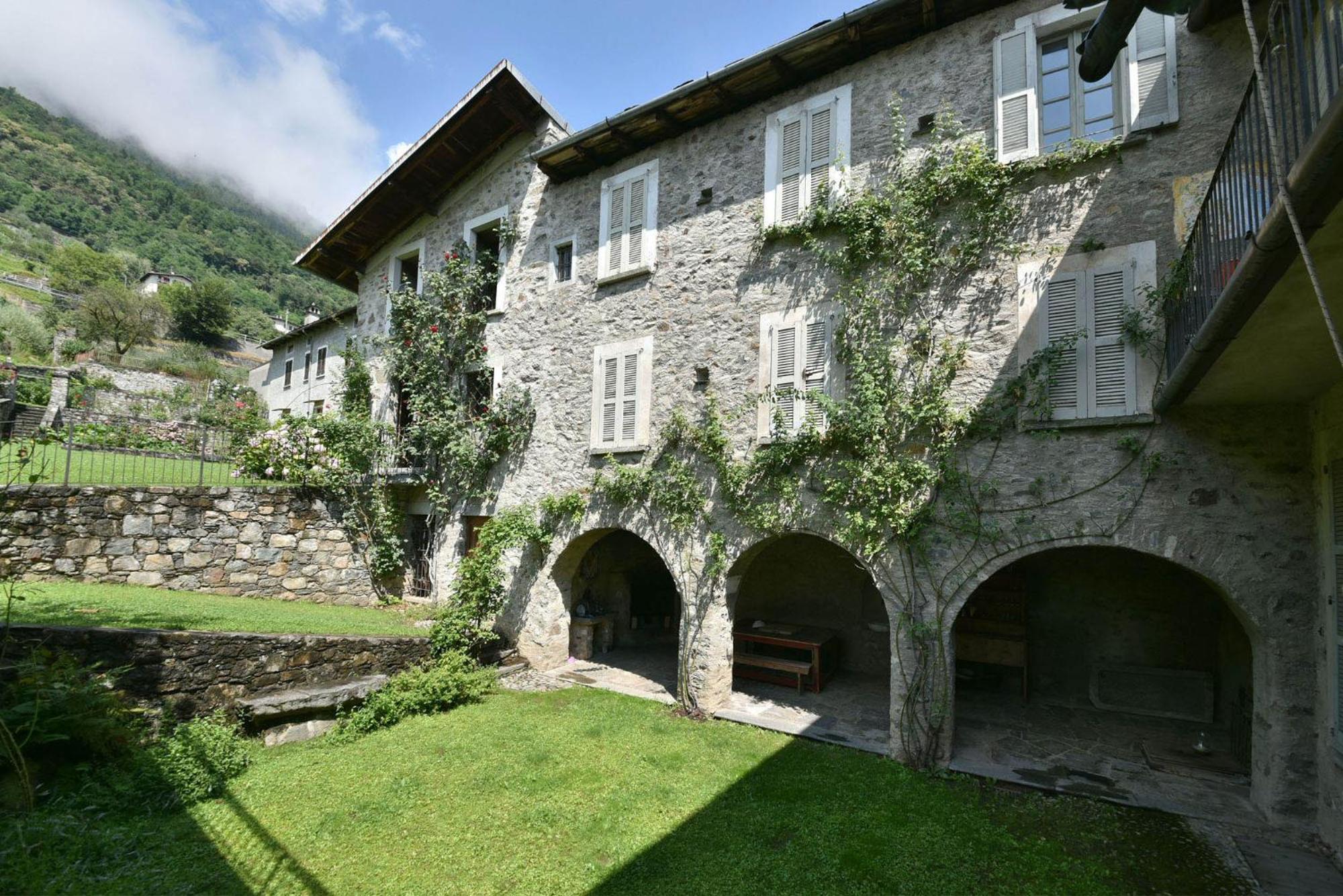 Вілла Piano Nobile Al Roseto Del Drago San Bernardo  Екстер'єр фото